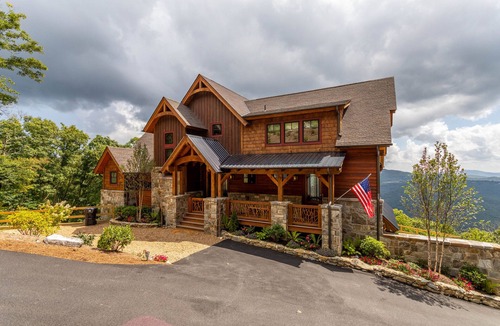 Banner Elk House | Majestic View Hideaway at Eagles Nest - NEW HOME! 50mi views, hot tub, game room!