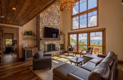 Banner Elk House | Majestic View Hideaway at Eagles Nest - NEW HOME! 50mi views, hot tub, game room!
