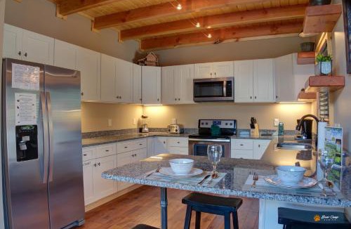 Chalet Village North Ski Chalet | Majestic View Lodge, Amazing Views, Hot Tub, 560 FREE tickets each paid day!