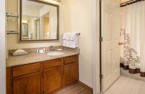 Charleston Hotel | Make Your Trip More Enjoyable! w/Pool, Near Capitol Complex Monument Park