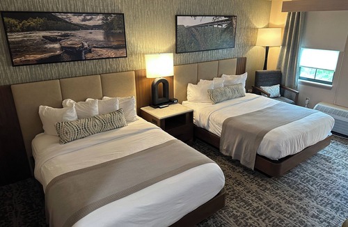 Cross Lanes Hotel | Mardi Gras Casino & Resort
