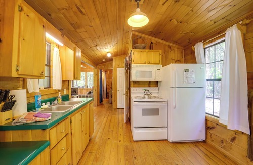 Vein Mountain Apartment | Marion Cabin on 92 Acres w/Hot Tub & Trails