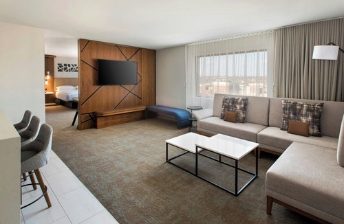 Metro Center Hotel | Marriott Springfield Downtown