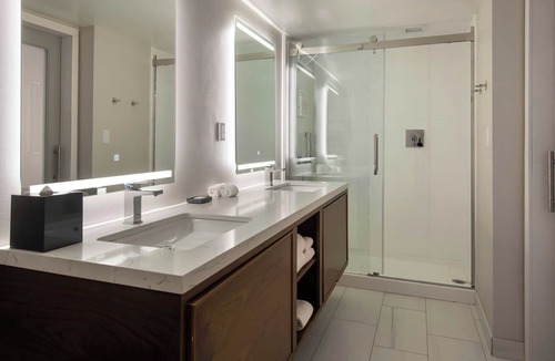 Metro Center Hotel | Marriott Springfield Downtown
