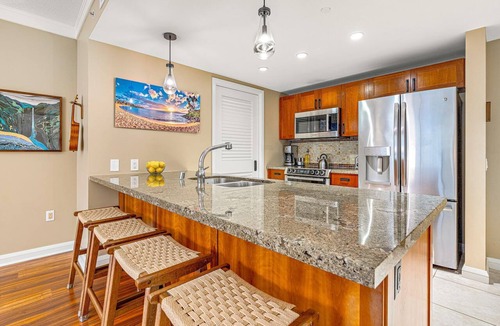 Kaanapali Condo | Maui Resort Rentals: Hokulani 605 – Premier 6th-Floor Oceanview Penthouse | Closest 2BR Column to the Ocean!