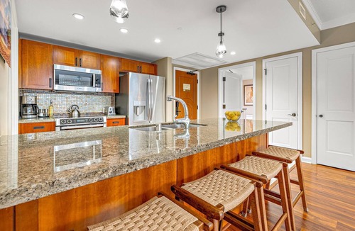 Kaanapali Condo | Maui Resort Rentals: Hokulani 605 – Premier 6th-Floor Oceanview Penthouse | Closest 2BR Column to the Ocean!