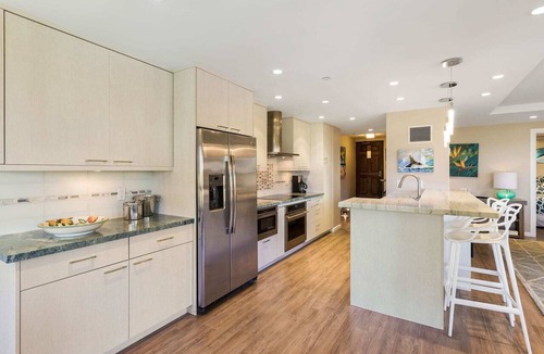 Kaanapali Condo | Maui Resort Rentals: Kaanapali Ali'i 362 - Elegantly Remodeled 6th Floor 2BR w/Ocean AND Mountain Views!