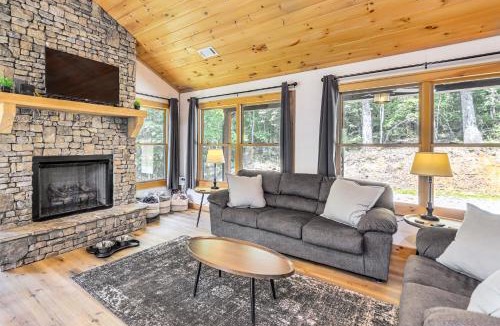 McCaysville House | McCaysville Cabin: Fire Pit, BBQ + More!