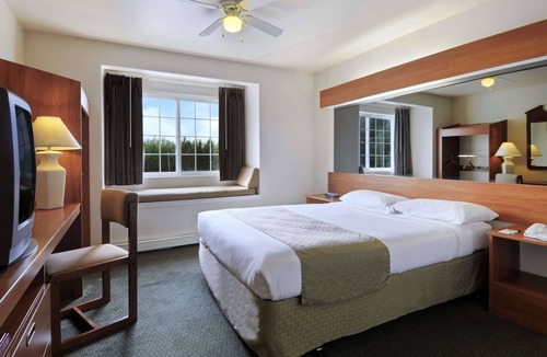 Eagle River Hotel | Microtel Inn & Suites by Wyndham Eagle River/Anchorage Area