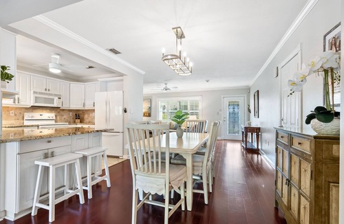Arlington Park House | Mid-Century Oasis with Pool in Arlington Park