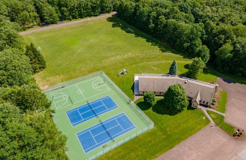 Blakeslee House | Middleton Cottage