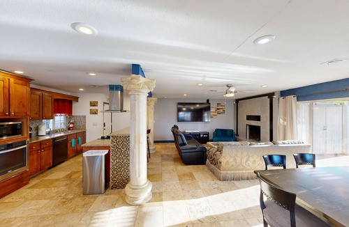 Glen Heather Estates House | Minutes to Vegas Strip I Spacious I SPA