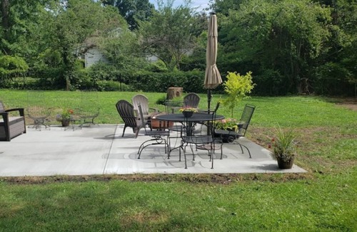 Hendersonville House | Modern Bungalow less than a mile from downtown Hendersonville
