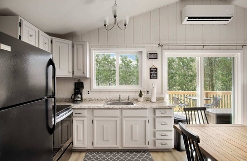 Sleepy Hollow Ski Chalet | Modern Cabin w Hot Tub, Wifi & Huge Deck!