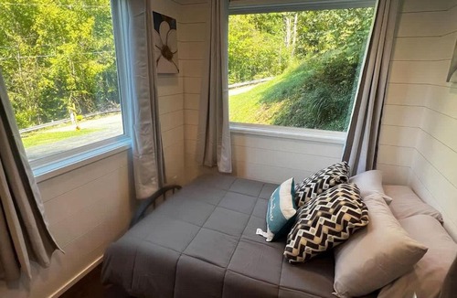 Betsy Layne House | Modern Escape