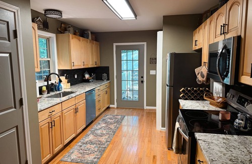 Lenoir House | Modern Mountain Cabin Near Blowing Rock - Hot Tub, Fire Pit & Trail to Waterfall