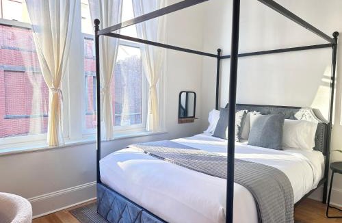 Downtown Apartment | Modern One-Bedroom with full Kitchen in Downtown Providence