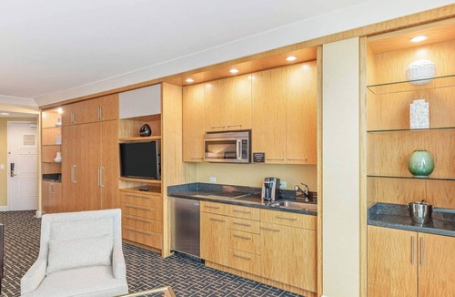 Las Vegas Apartment | Modern Renovated Studio in Trump