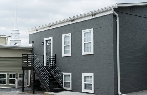 Johnson City Apartment | Modern Themed 3 Bedroom Apartment with-in Walking Distance of Downtown JC