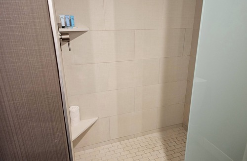 Gateway District Resort | Modern Unit at Strat Casino Strip Las Vegas 2 Large Beds