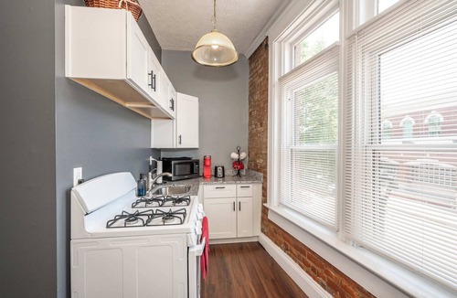 Newport Condo | Monmouth Loft 1