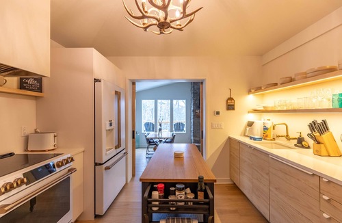 Newland House | Moondrift Retreat - pet friendly, hot tub, community amenities, ranch style home