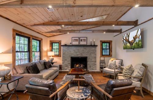 Sugar Mountain House | Moosey Creek Lodge