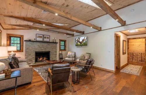 Sugar Mountain House | Moosey Creek Lodge