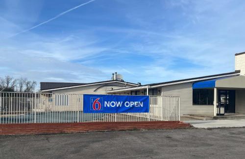 Cross Lanes Hotel | Motel 6 Cross Lanes, WV Goff Mountain Rd