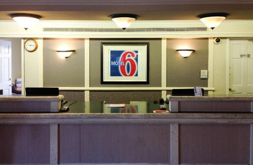 Monroe Hotel | Motel 6-Monroe, LA