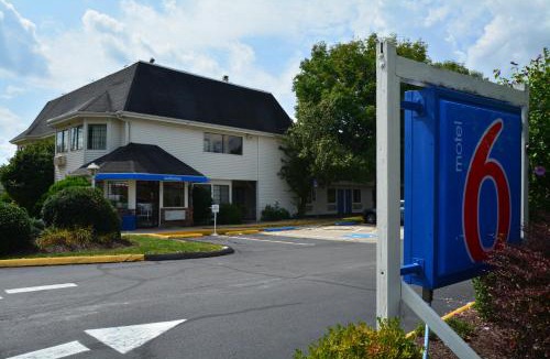 South Glastonbury Hotel | Motel 6-Wethersfield, CT - Hartford