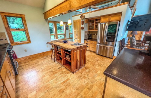 Warrensville Cabin | Mountain Air, Endless Relaxation - 5BR/4BA w/Hot Tub, Pool Table, & Disc Golf