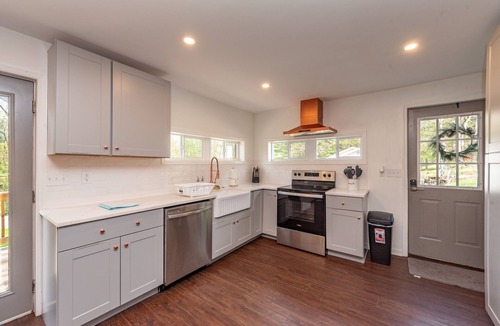 Swanton House | Mountain Air, Hot Tub & Game Room Bliss