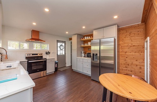 Swanton House | Mountain Air, Hot Tub & Game Room Bliss
