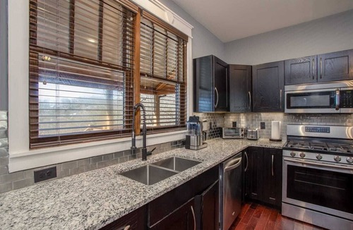 Blowing Rock Cottage | Mountain Cottage with Scenic Views and Four Sleeping Areas