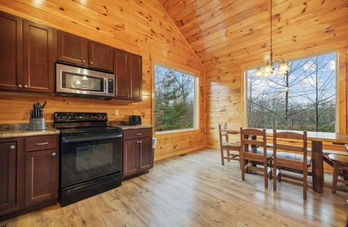 Rogers Cabin | Mountain Jubilee: Sleeps 8 | Relaxing Retreat with Game Room & Hot Tub