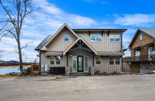 Sevierville House | Mountain Lake Escape