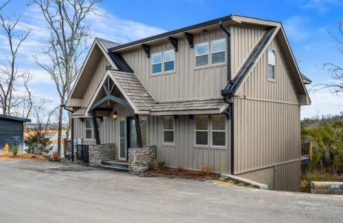Sevierville House | Mountain Lake Escape