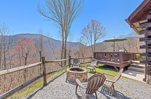 Maggie Valley Cabin | Mountain Laurel-Secluded Beauty + Majestic Views!