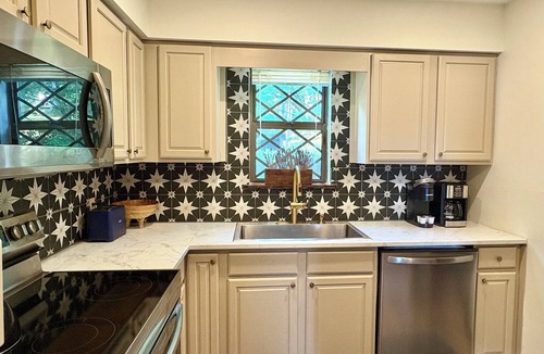 Burnsville Ski Chalet | Mountain Retreat: Near Mt. Mitchell & Blue Ridge Parkway. AMAZING VIEWS!