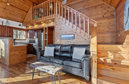 Stanton Cabin | Mountain Spirit - Hot Tub - WiFi - RRG - Fire Pit - Located just 10 Min From Slade
