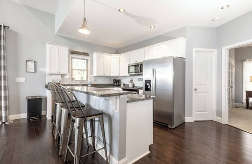 Vein Mountain House | Mountain Top Escape with Hot Tub, Fireplace & Cell Service
