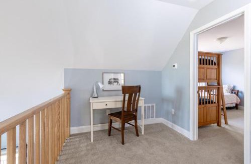 Vein Mountain House | Mountain Top Escape w Hot Tub, Fireplace and Views
