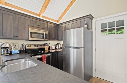 Sugar Mountain Cabin | Mountain View 3BDR w/Hot Tub Plus Game Loft And Deck