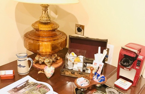 Johnson City House | Mountain view & city lights.Close to Bristol, Jonesborogh, Gatlinburg, B&B type