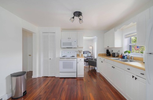 Roan Mountain Cabin | Mountain View Cottage | Near Roan Mountain Park
