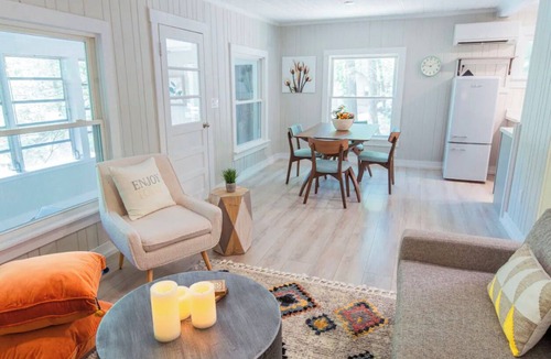Chimney Rock Cottage | Mountain View w. Hot Tub, Gas Fireplace, Wi-Fi, Dogs Allowed, Close to Town