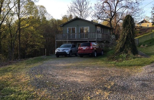Oakley House | Mountain Views, Minutes to Work