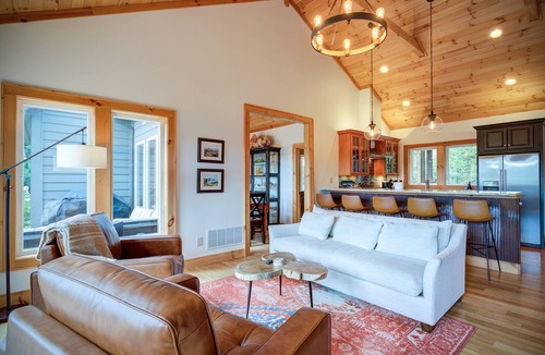 Blowing Rock House | ☆ Mountain Views with Hot Tub, Fire Table, Game Room, Located in Blowing Rock