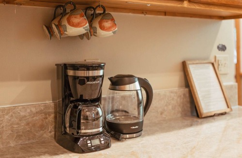 North Bend Cabin | Mt Si Bungalow~ Minutes from downtown!